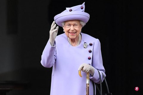 英女王去年10月住院后健康每况愈下