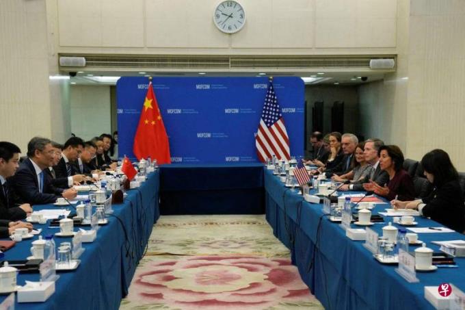 中国商务部长王文涛与美商务部长雷蒙多会面