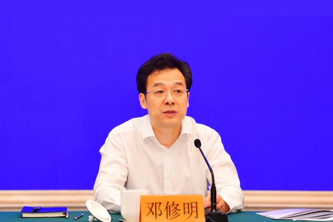 邓修明任最高法副院长