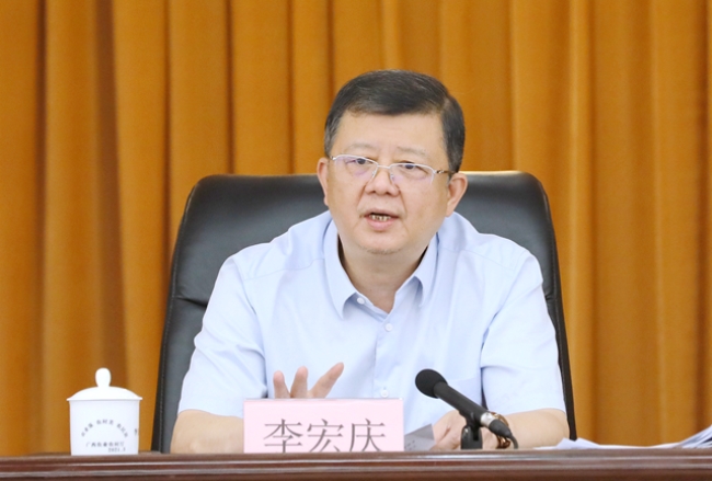 当过市长、市委书记、厅长,他多次在私人餐厅、别墅小区等场所接受宴请