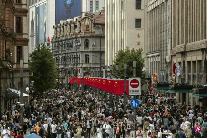 中国黄金周国内旅游8.26亿人次 比2019年增长4.1%