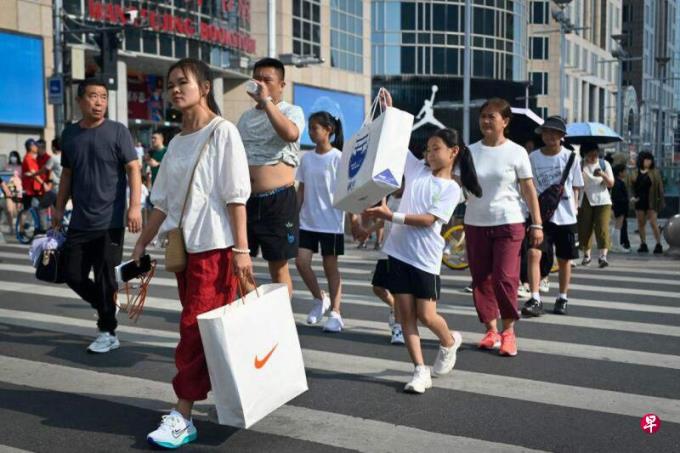 中国第三季GDP同比增长4.9% 高于预期
