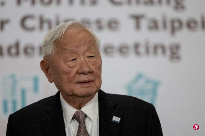 张忠谋APEC期间与拜登交谈 未与习近平互动