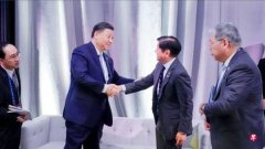 中菲领导人举行非正式会谈 寻求缓解南中国海局势