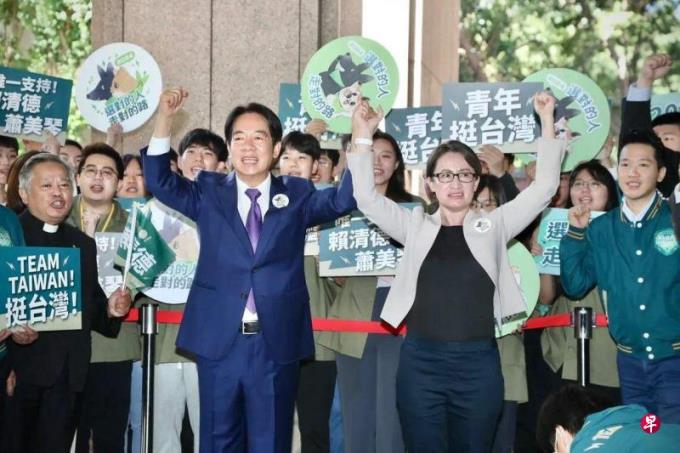 赖萧配称不走“一中”老路 蓝白仍在“吵”
