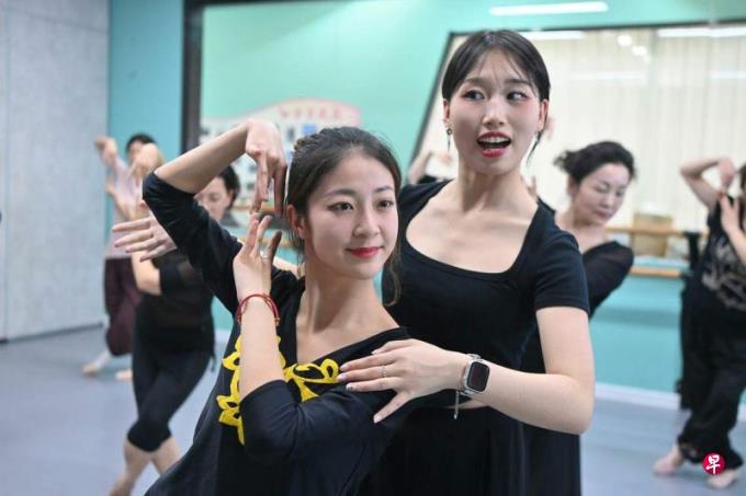 下午察:夜校成中国年轻人“精神桃花源”?