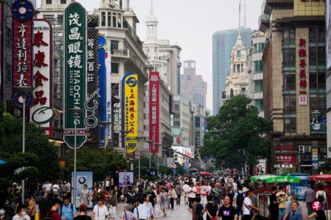 中国前财长楼继伟:明年预算赤字最好维持在3.8%左右