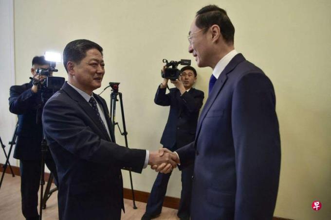中国外交部副部长孙卫东访朝 与朝鲜外务省副相朴明浩会谈