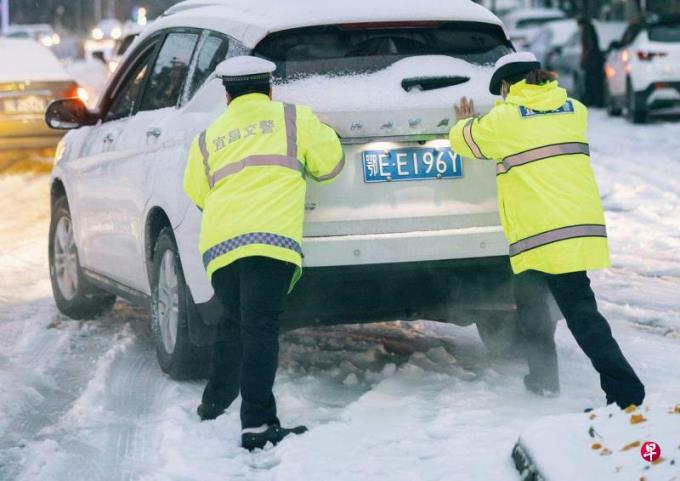 中国南方大范围雨雪持续到除夕前