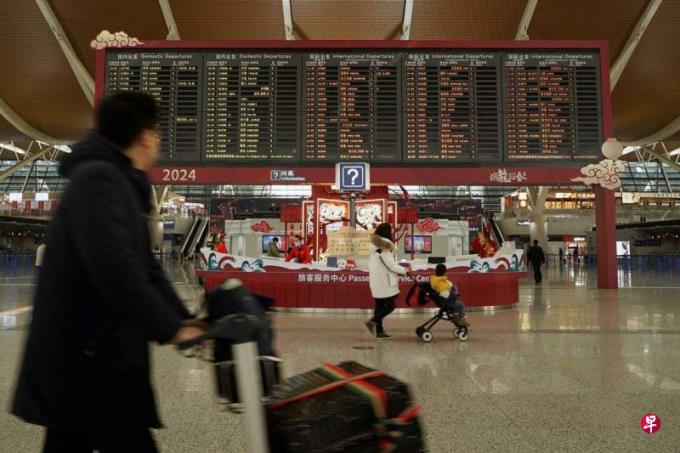 中国交通运输部:除夕全社会跨区域人员流动量逾1.9亿人次