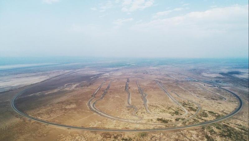 上汽大众新疆吐鲁番试验中心试车场2019年7月的无人机空拍图。(新华网)