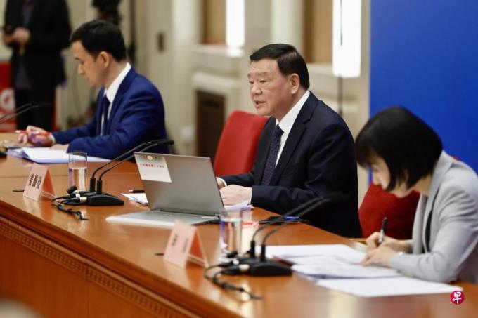 娄勤俭:中国反间谍法并未扩大间谍行为范围