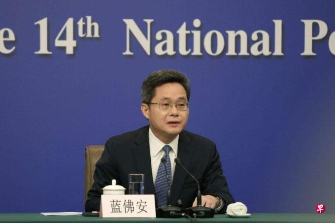 中国财长蓝佛安:过紧日子是“大钱大方小钱小气”