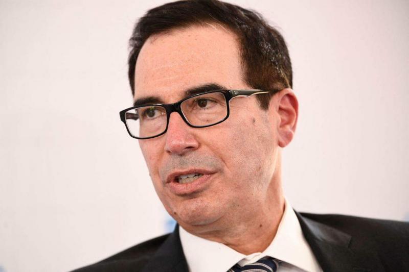 美国前财长姆努钦说,他正与潜在投资者商讨收购TikTok。图为姆努钦2021年10月在米尔肯研究所全球论坛上发言。(法新社档案照)