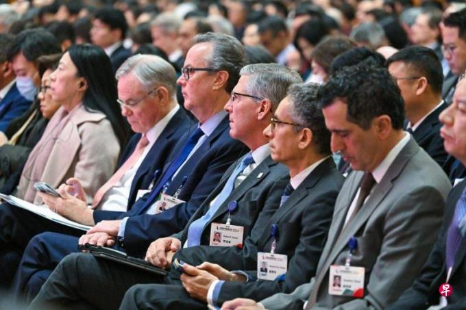 中国高规格接触外商力挽信心