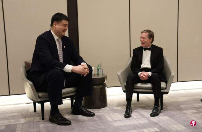 美大使与姚明会面 将篮球形容为联系美中人民桥梁
