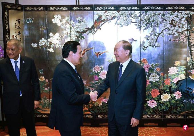 马英九会晤黄坤明:避免战争是两岸不可回避的责任