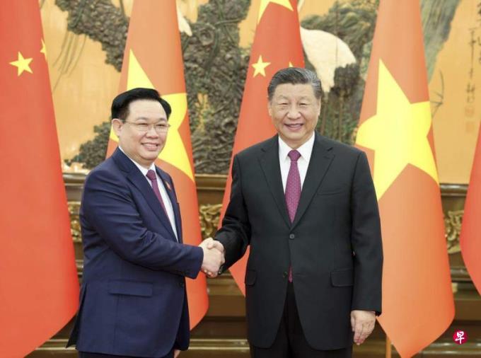 习近平:命运与共是中越关系最鲜明特征
