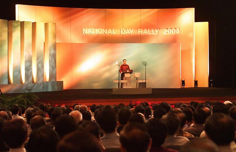 李显龙首次以总理身份,在新加坡国立大学文化中心礼堂,发表国庆群众大会演说。(档案照片)