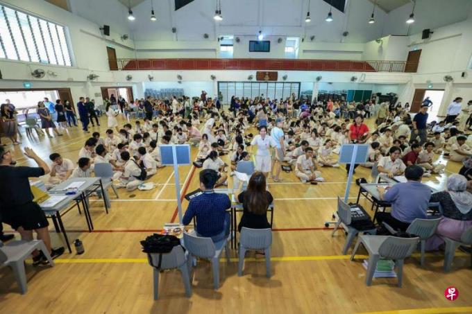 刘柳:新加坡教育到底卷吗?
