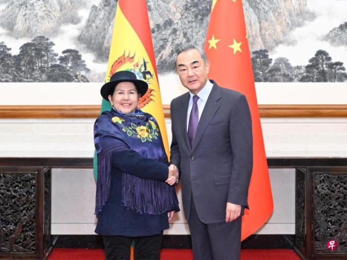 王毅:中玻反对强权霸凌维护公平正义