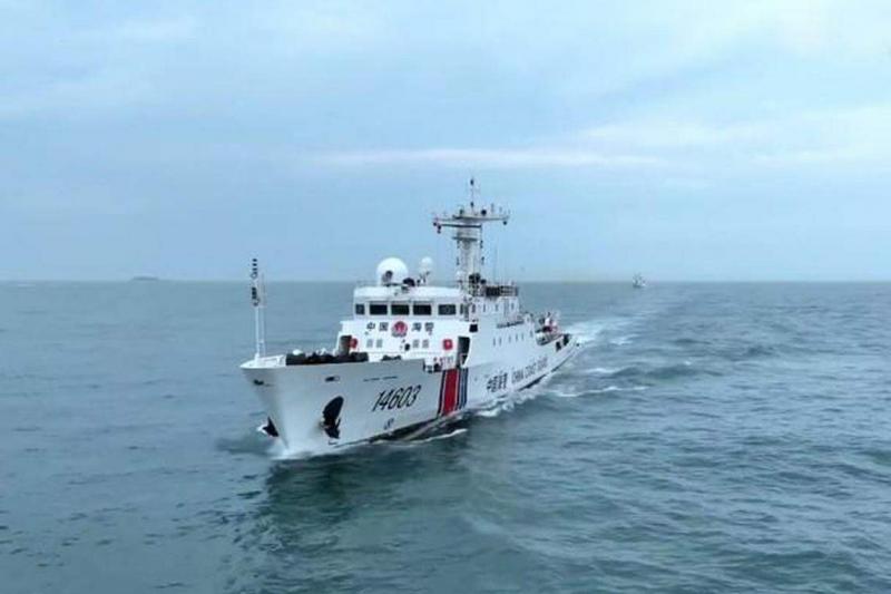 中国大陆4月29日再度公布海警船在金门水域执法巡查的画面。(中国海警微博)