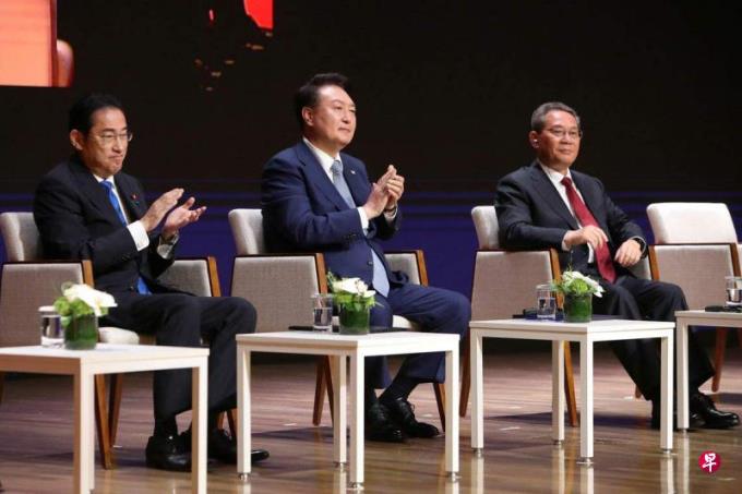 社论:坚持对话维护东亚和平