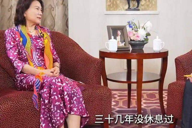 董明珠说,她三十几年没休息过,但她觉得很幸福。(互联网)