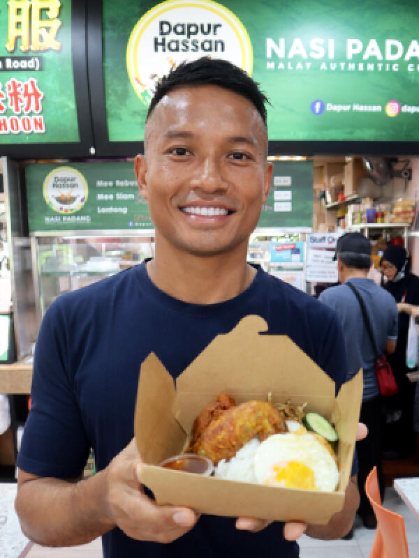 哈山在2020年开设了“哈山厨房”,售卖包括椰浆饭在内的各式马来饭菜。(取自新瀉阿比雷斯官网)