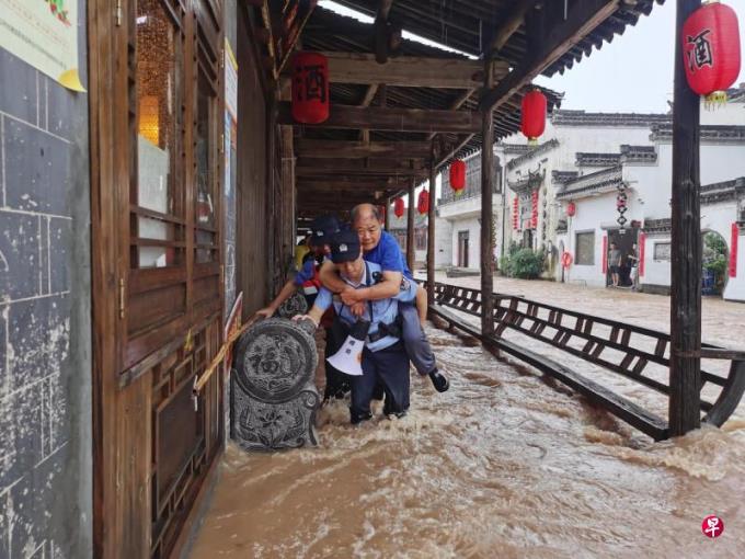 安徽黄山遭遇强降雨 歙县启动城区防洪一级响应