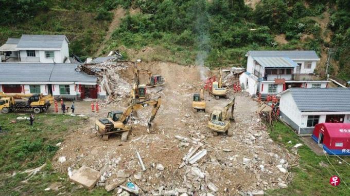 湖南新晃和江西修水星期天清晨发生山体滑坡 10人遇难