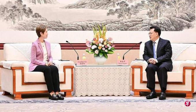 时隔五年再访重庆 杨莉明:中新项目四大重点领域进展良好