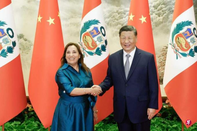 中国秘鲁完成自贸协定升级谈判 习近平:盼钱凯港成为中拉陆海新通道