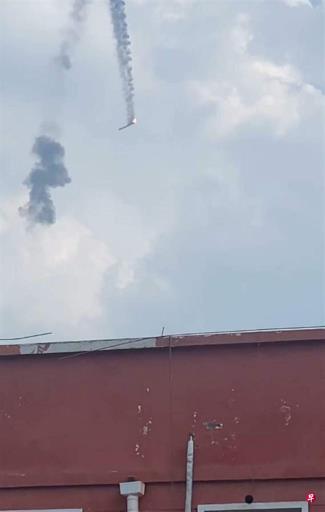 中国民企研制火箭试车出意外 升空后坠地起火