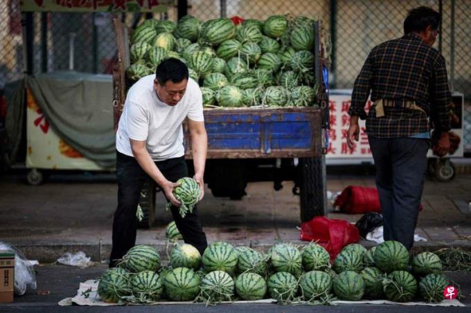 中国6月财新服务业PMI降至八个月新低