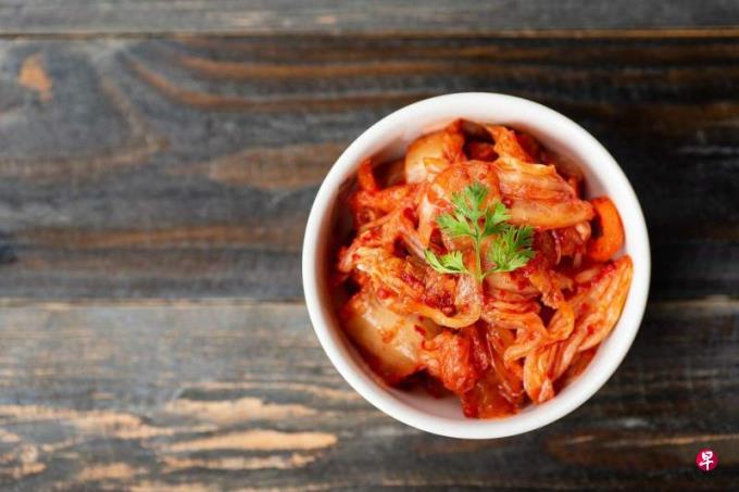 韩国上千名师生 食用韩式泡菜后集体食物中毒