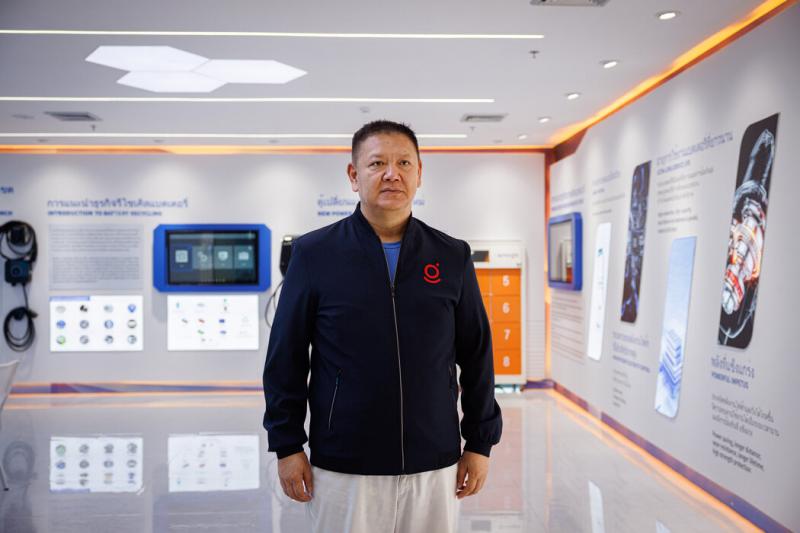 锦汇董事长黄勇捷正在帮助将中国制造的广汽埃安电动出租车引入泰国。