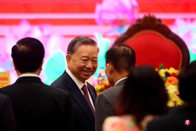 越南国家主席苏林接任越共总书记 预料大政方针不变