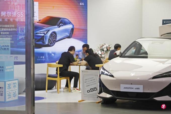 中国官方首次系统部署绿色转型 分析:新能源车为绿色经济重中之重