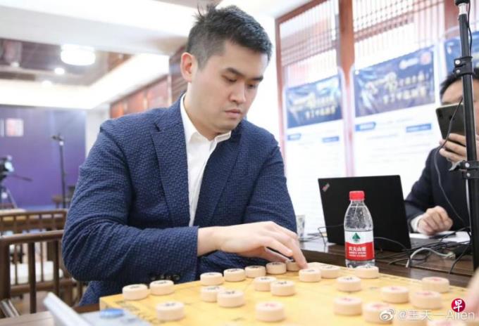 “中国象棋第一人”王天一据报被捕