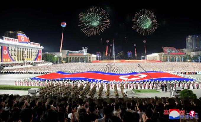 朝鲜干部参谒太阳宫纪念建政76周年 金正恩似缺席