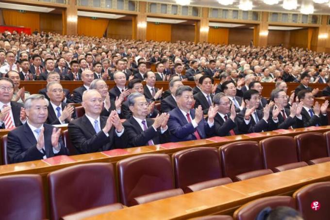 多位中共政治局前常委出席中国国庆75周年音乐会