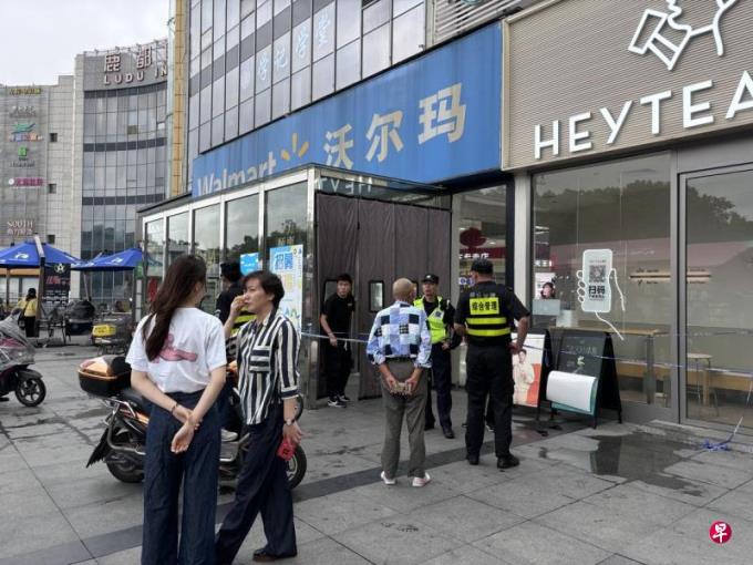 上海超市持刀砍人案致三死15伤 嫌犯因经济纠纷泄愤行凶
