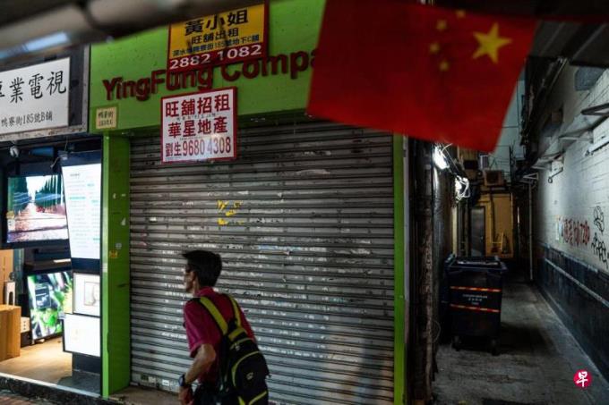 表现持续疲弱 香港8月份零售金额临时估值按年大跌一成