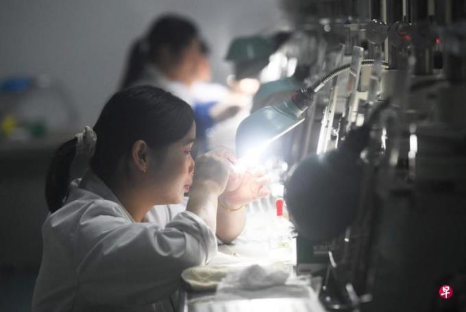 10月财新中国制造业PMI重回扩张