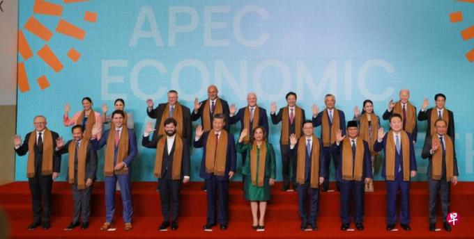 APEC领导人吁促进自由贸易与互联互通