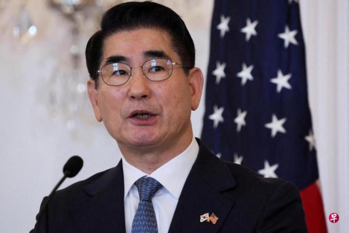 韩检方逮捕前国防部长金龙显