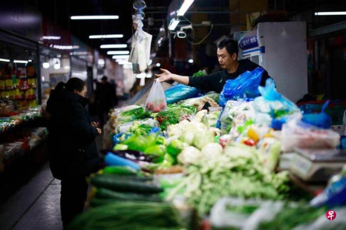 刺激政策改善内需 12月财新中国服务业PMI升至近七个月高点