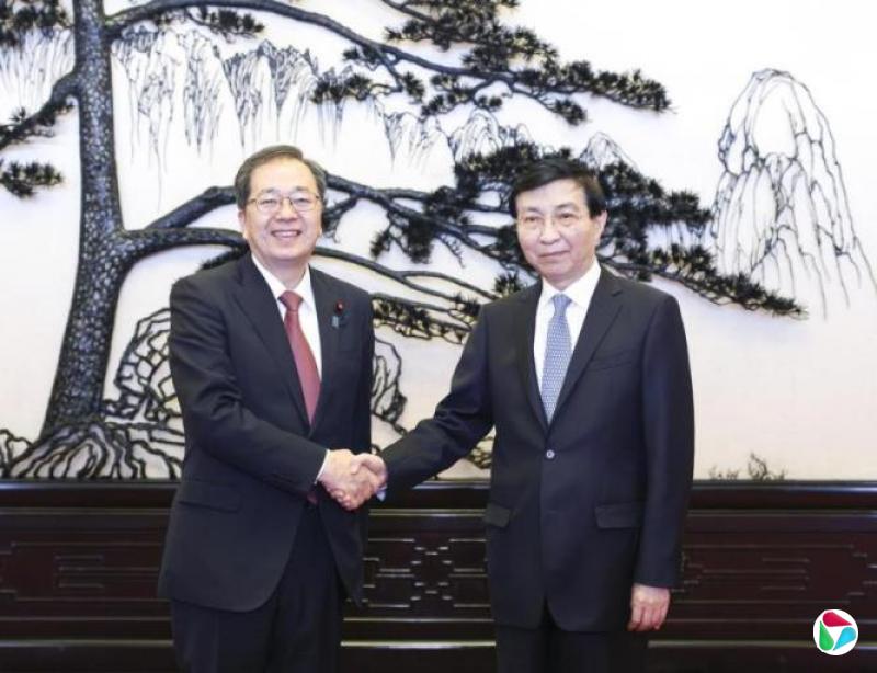 日本公明党魁齐藤会王沪宁 谈关税战吁中美保持冷静