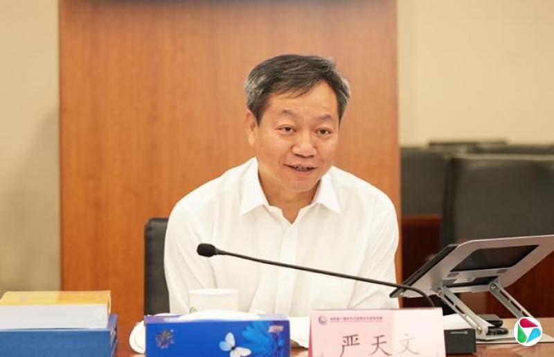 严天文,已赴任湖北